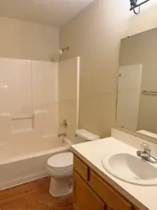 2759-Grand-Hall-Bath