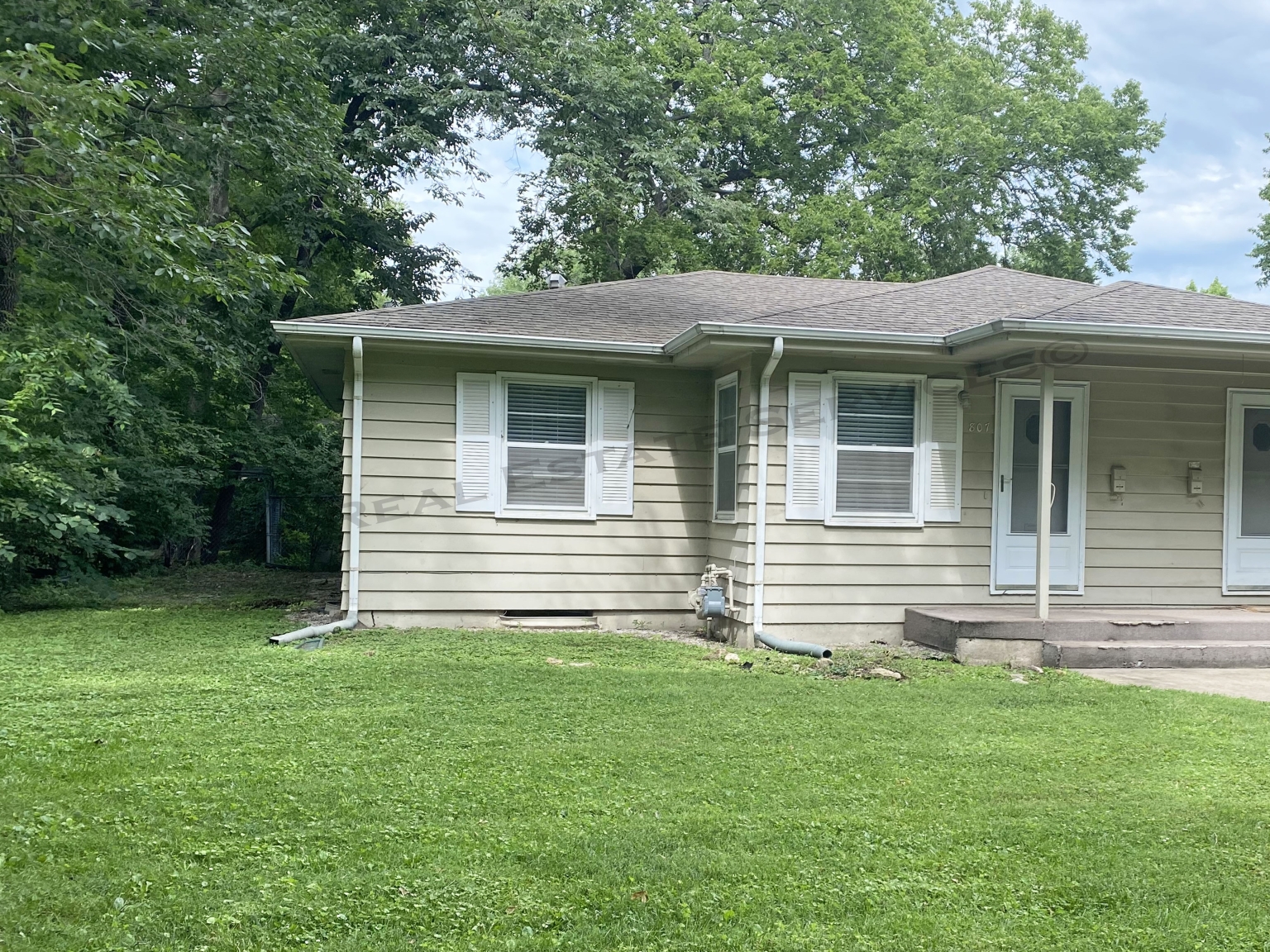 Eck Real Estate Property Services Apartment, Houses for Rent in