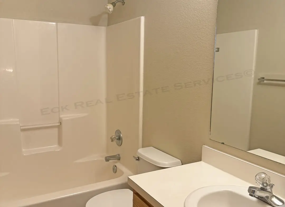 2759 Grand Circle