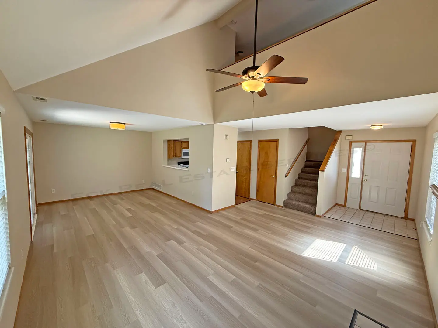 2759 Grand Circle