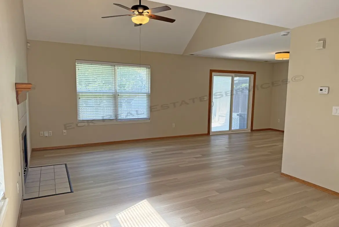 2759 Grand Circle