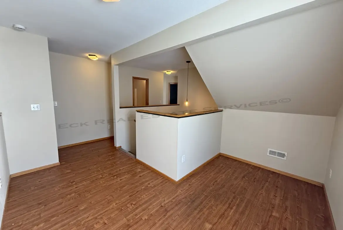 2759 Grand Circle